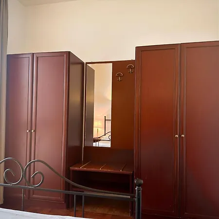 Leonardo Apartament Brescia