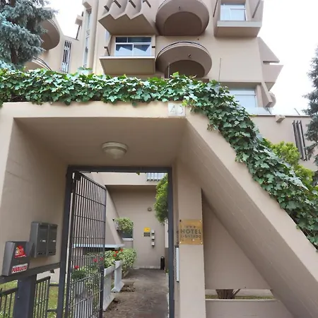 Leonardo アパート *