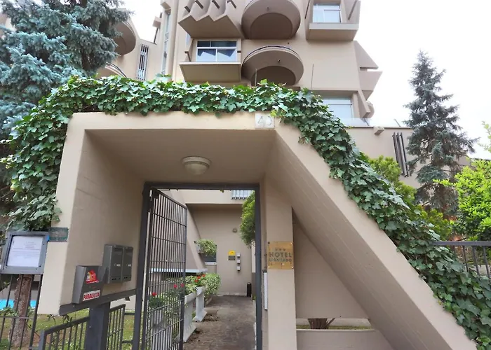 Leonardo Apartament *